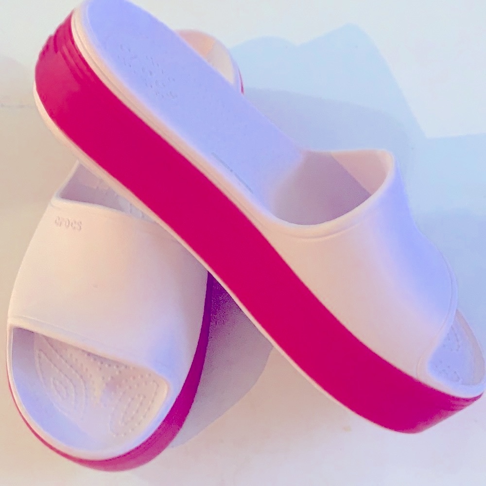 CROCS PLATFORM SLIDES SZ 9Excellent used condition